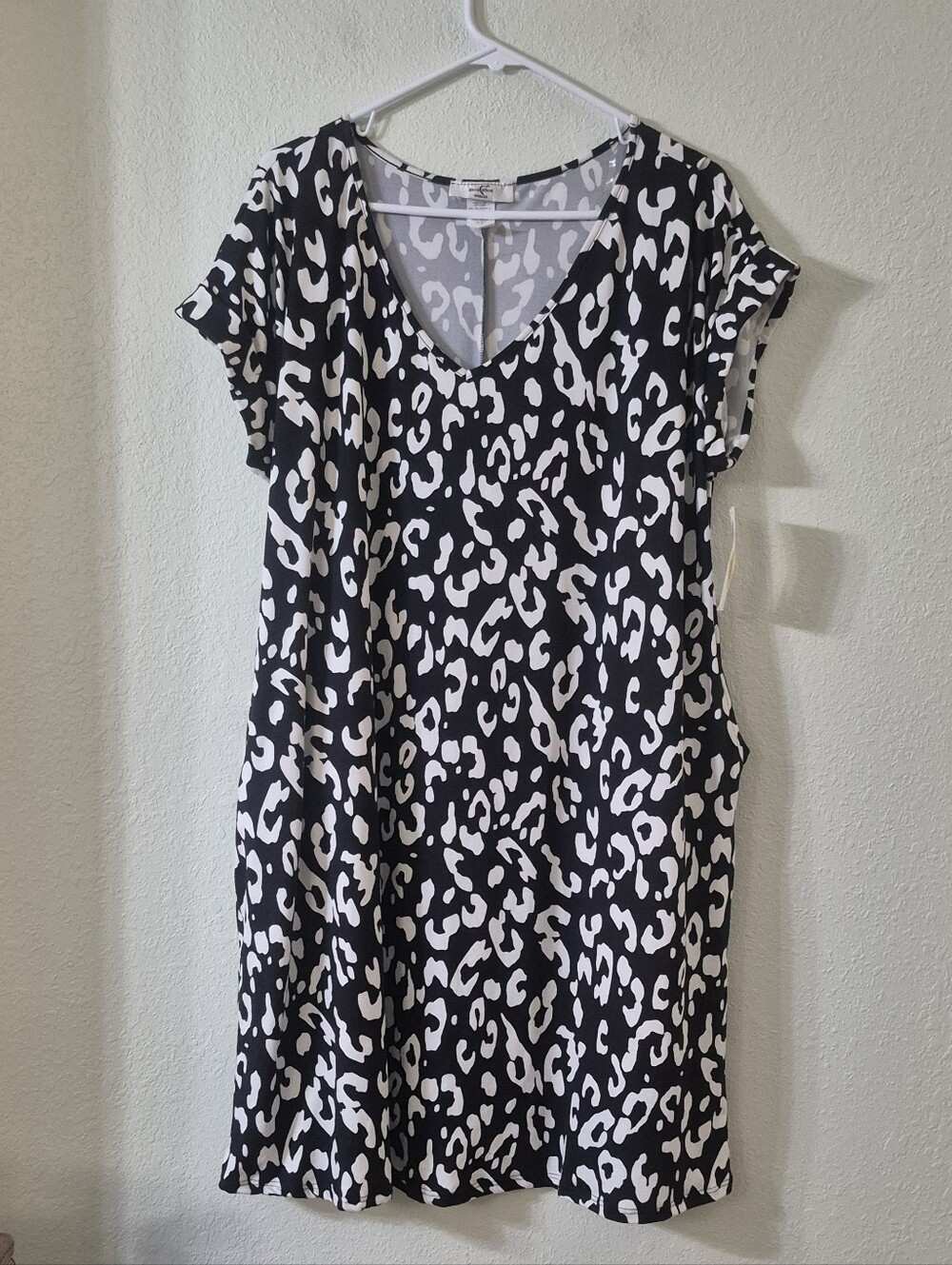 Moa Moa Black and White Leopard Print V-Neck Dress